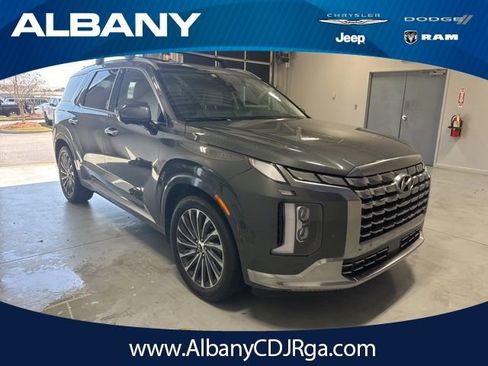 Used 2023 Hyundai Palisade Calligraphy image 1