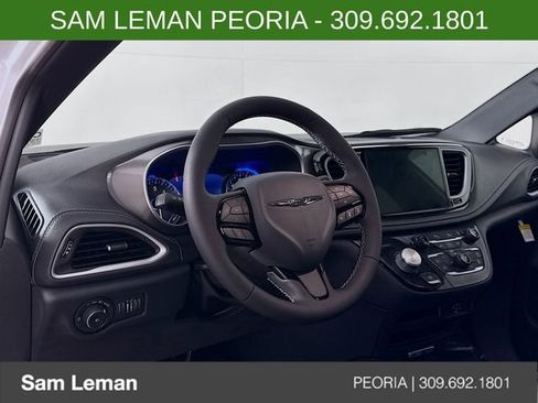 New 2026 Chrysler Pacifica Select w/ S Appearance Package FWD image 9