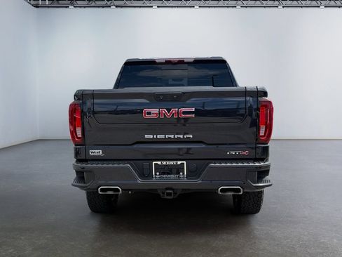Used 2023 GMC Sierra 1500 AT4 w/ Technology Package AWD/4WD image 4