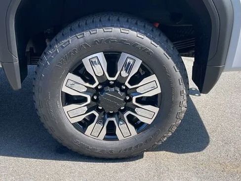 New 2026 GMC Sierra 2500 Denali AWD/4WD image 15