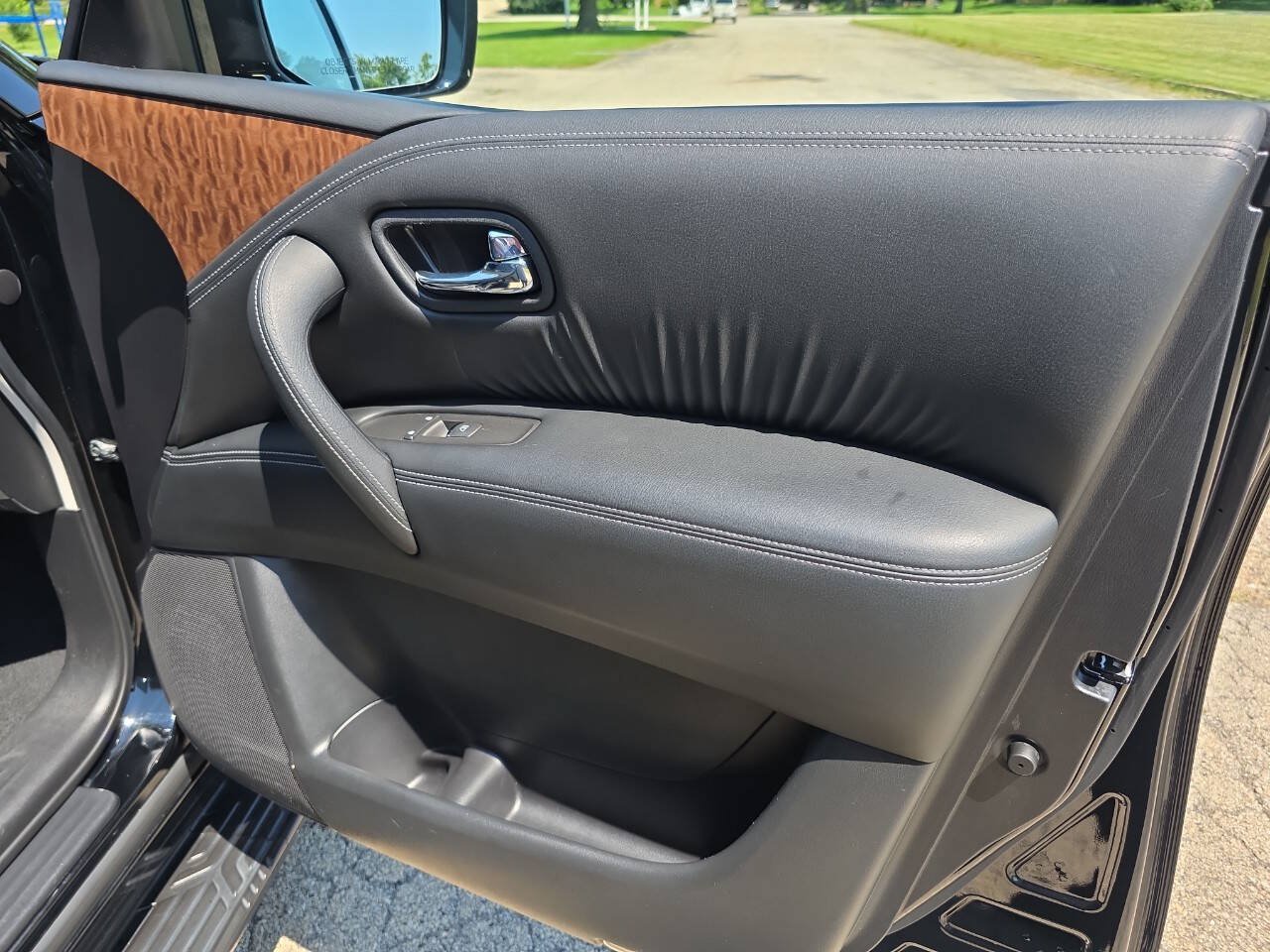 Used 2020 Nissan Armada SL w/ Premium Package AWD/4WD image 31