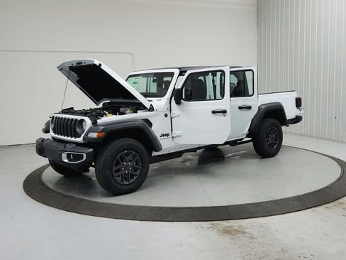 New 2026 Jeep Gladiator Sport AWD/4WD image 11