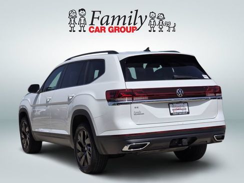Used 2025 Volkswagen Atlas SE w/ Black Wheel Package FWD image 3