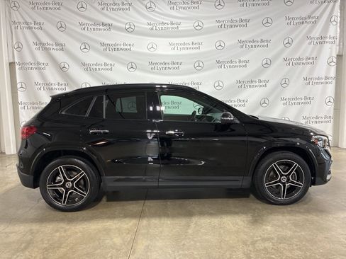 Used 2025 Mercedes-Benz GLA 250 4MATIC image 3
