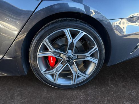 Used 2020 Kia Stinger GT1 image 12
