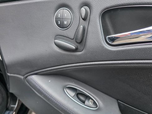 Used 2006 Mercedes-Benz CLS 500 w/ AMG Sport Pkg image 31