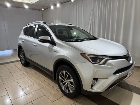 Used 2016 Toyota RAV4 XLE w/ Convenience Package AWD/4WD image 7