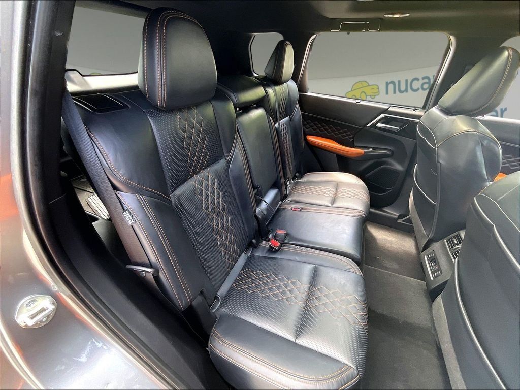 Used 2022 Mitsubishi Outlander SEL AWD/4WD image 16