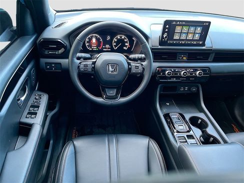 Used 2025 Honda Pilot TrailSport image 21