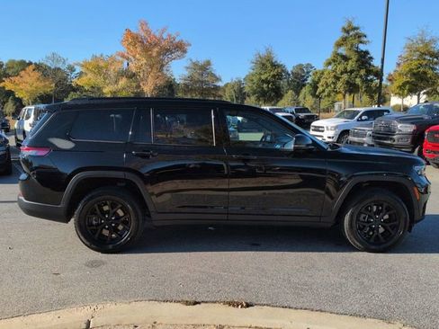 Used 2024 Jeep Grand Cherokee L Altitude image 4