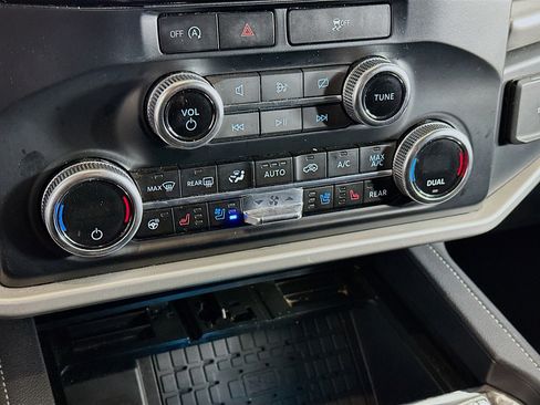 Used 2024 Ford Expedition Max XLT image 24