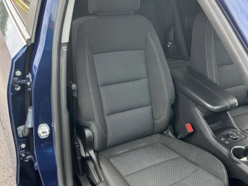 Used 2022 GMC Terrain SLE w/ Driver Convenience Package FWD image 23