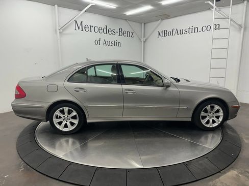 Used 2009 Mercedes-Benz E 350 Sedan image 8