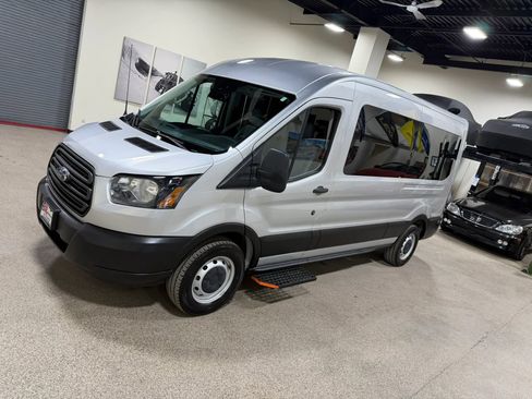 Used 2019 Ford Transit 250 148 Medium Roof image 10