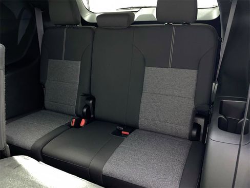 Used 2025 GMC Acadia Elevation w/ Black Edition image 23