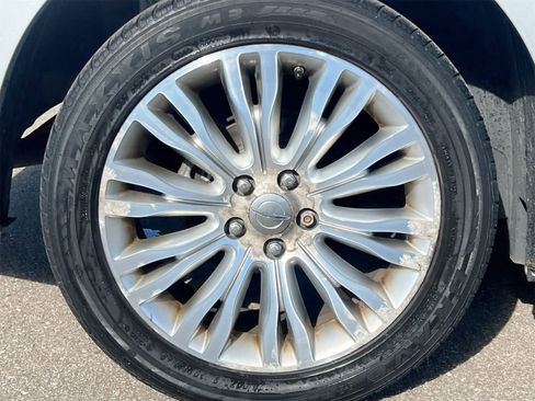 Used 2011 Chrysler 200 Limited image 14