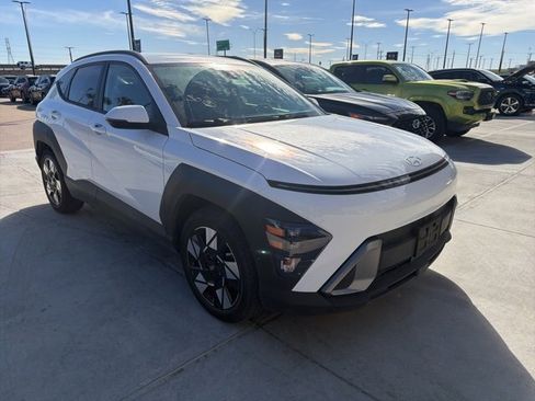 Used 2024 Hyundai Kona SEL w/ Convenience Package image 3