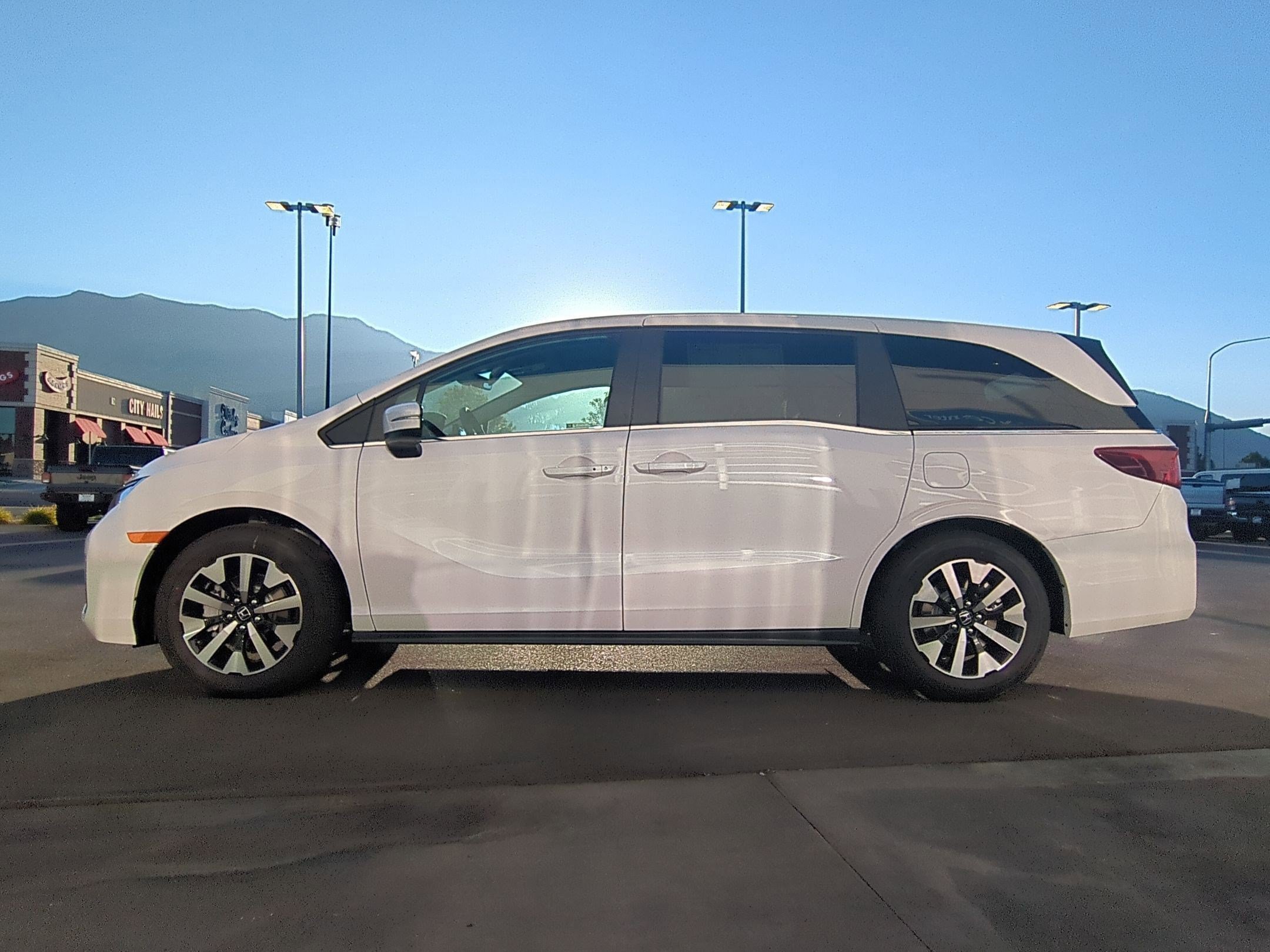 New 2027 Honda Odyssey EX-L image 8
