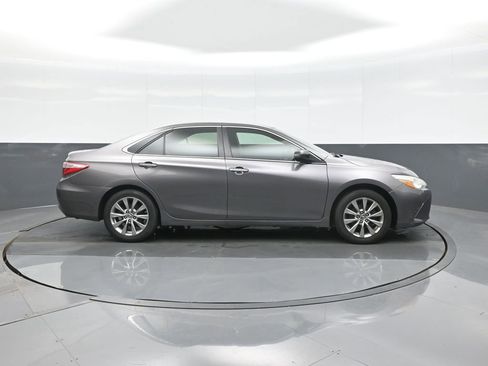 Used 2016 Toyota Camry XLE image 8