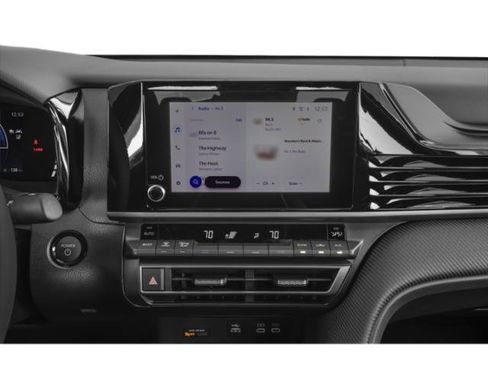 Used 2025 Toyota Camry SE image 9