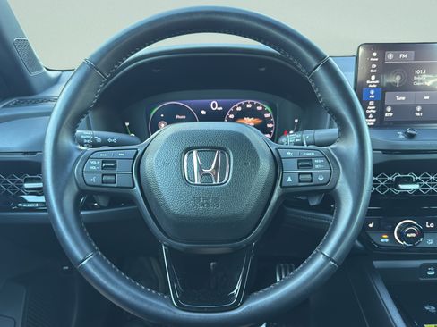 Used 2025 Honda Accord Sport image 5