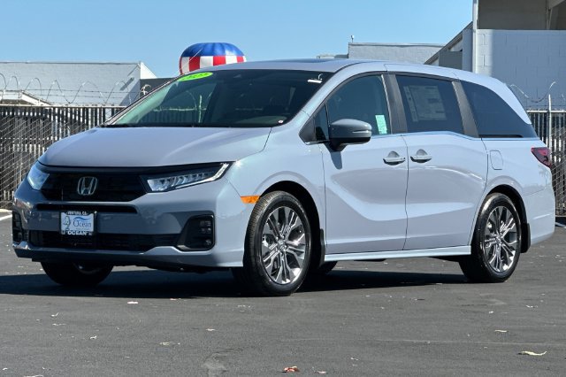 New 2027 Honda Odyssey Touring image 8
