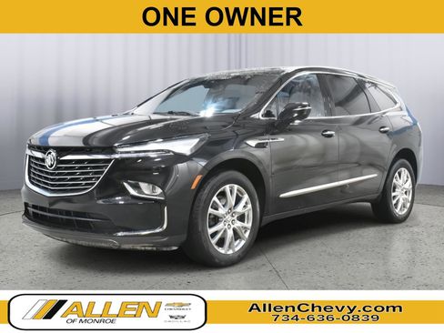 Used 2024 Buick Enclave Essence w/ Experience Buick Package FWD image 1