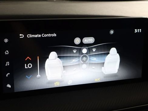 Used 2025 Nissan Kicks SR FWD image 32