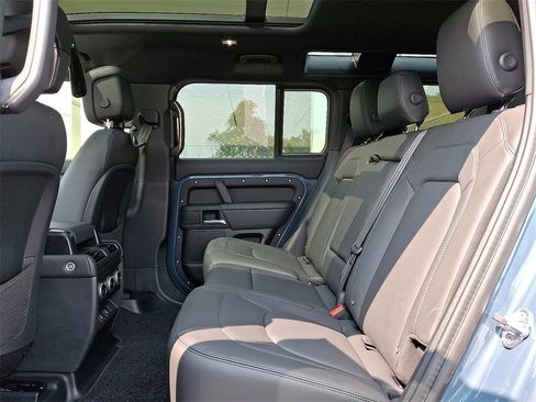 New 2025 Land Rover Defender 110 S image 7