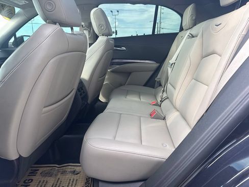 Used 2022 Cadillac XT4 Luxury w/ Cold Weather Package FWD image 17