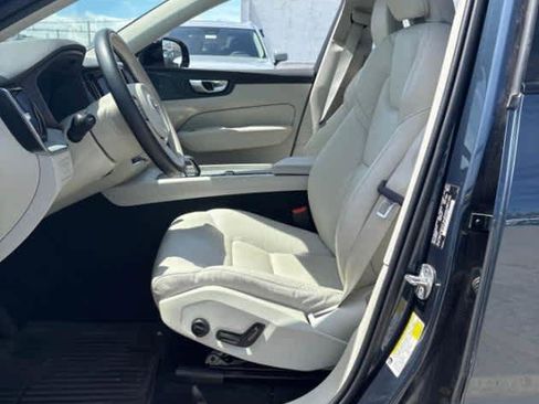 Used 2024 Volvo XC60 T8 Plus AWD/4WD image 4