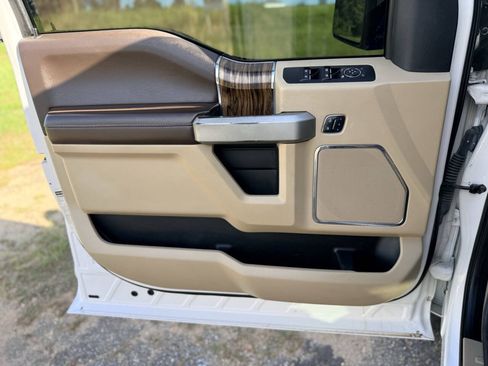 Used 2018 Ford F150 Lariat w/ Equipment Group 502A Luxury AWD/4WD image 31