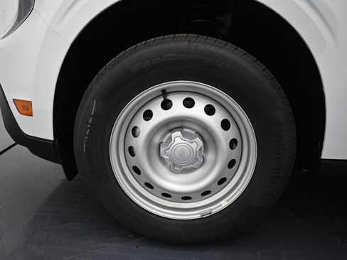 New 2025 Ford Maverick XL image 37