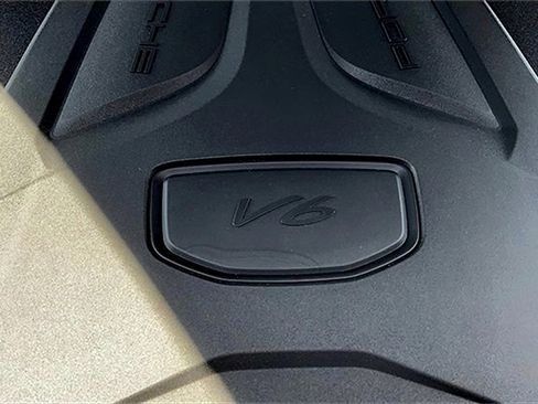 Used 2025 Porsche Cayenne image 43