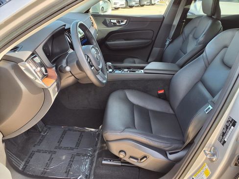 Certified 2023 Volvo XC60 B5 Plus w/ Protection Package Premier image 21