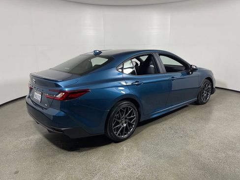 Certified 2025 Toyota Camry SE image 3