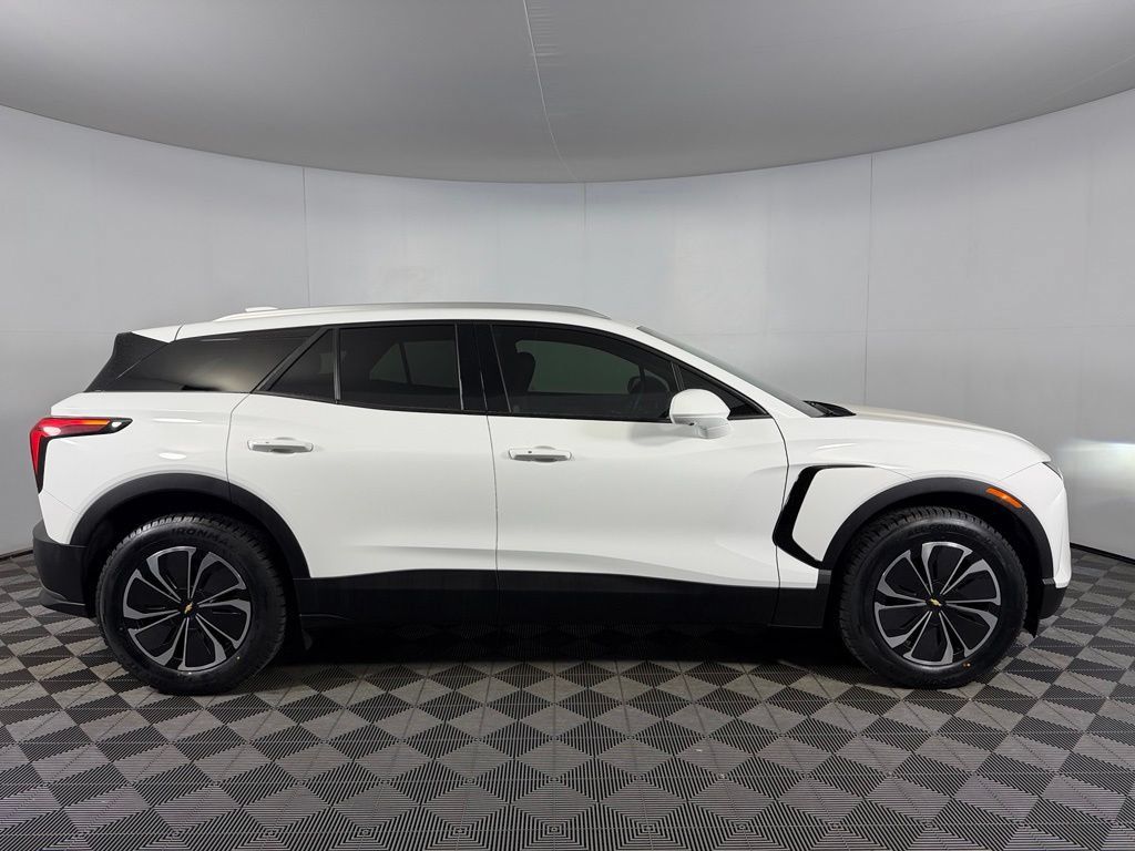 Used 2024 Chevrolet Blazer EV LT AWD/4WD image 8