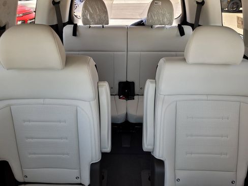 New 2025 Hyundai Santa Fe Calligraphy image 8