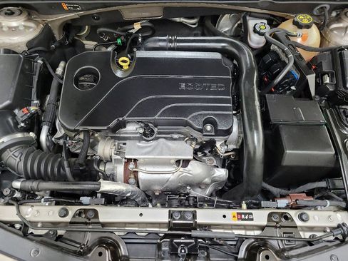 Used 2022 Chevrolet Malibu LT image 30