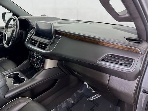Used 2021 Chevrolet Tahoe Premier w/ Premium Package AWD/4WD image 32