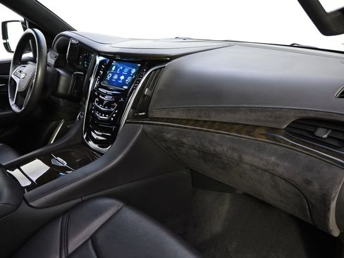 Used 2017 Cadillac Escalade ESV Platinum image 15