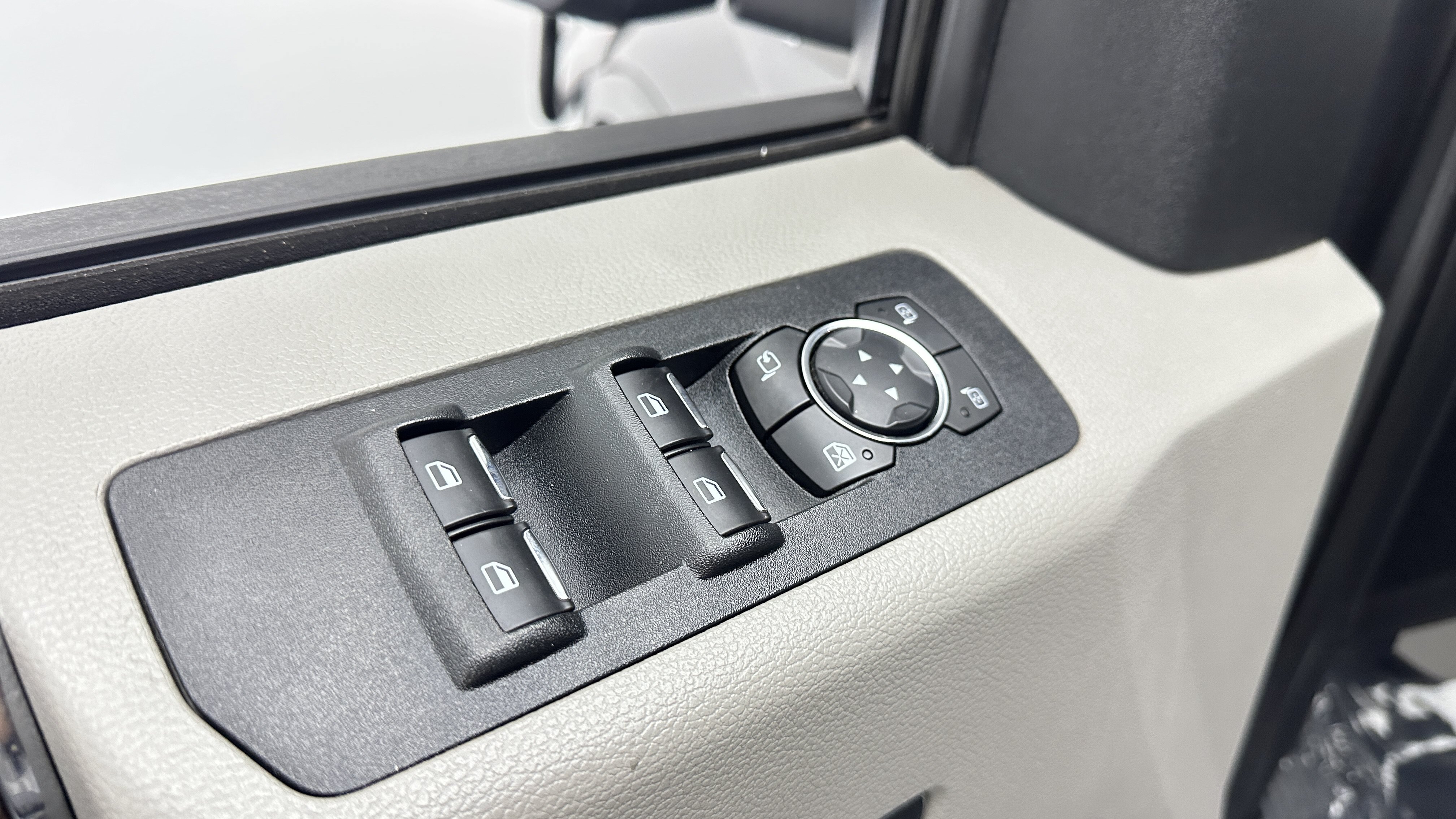 Used 2018 Ford F150 Lariat RWD image 12