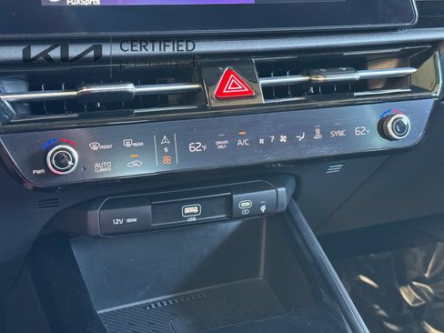 Certified 2024 Kia Niro Wind FWD image 21