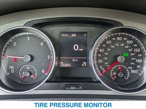 Used 2015 Volkswagen Golf TDI S image 16