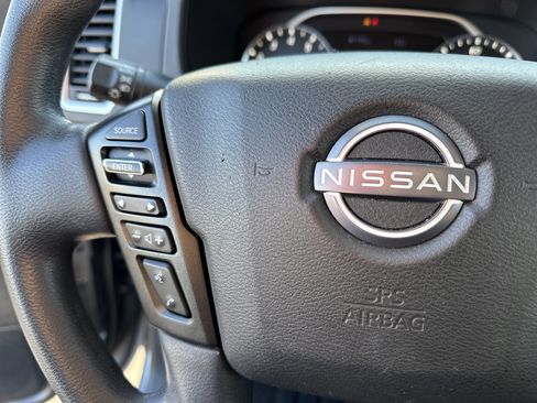 Used 2022 Nissan Frontier SV image 25