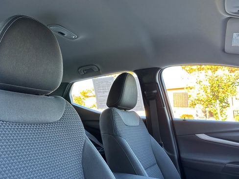 Used 2022 Chevrolet Bolt EUV LT image 19