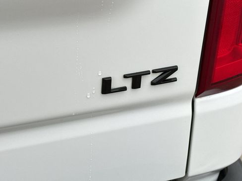 Used 2023 Chevrolet Silverado 1500 LTZ w/ LTZ Premium Package image 11