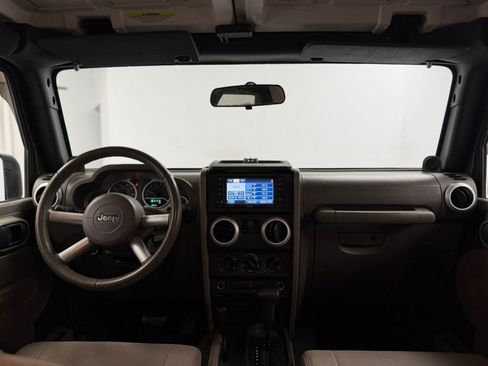 Used 2009 Jeep Wrangler Sahara AWD/4WD image 40