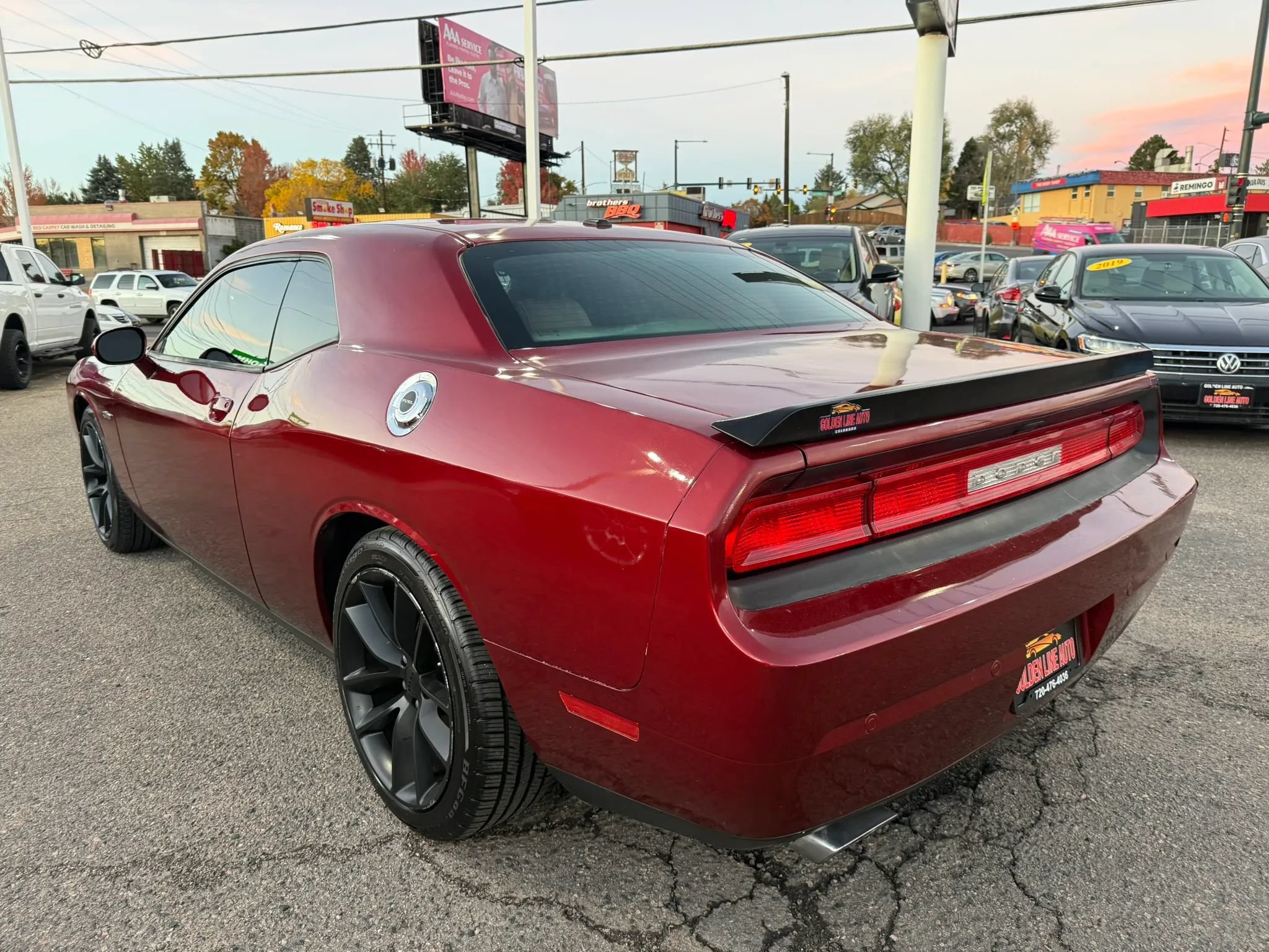 Used 2014 Dodge Challenger R/T RWD image 2