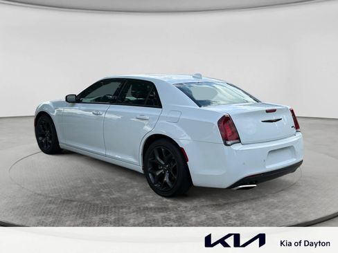 Used 2022 Chrysler 300 S RWD image 7